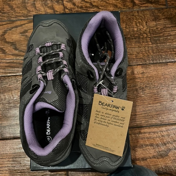 Bearpaw - Picture 1 of 4